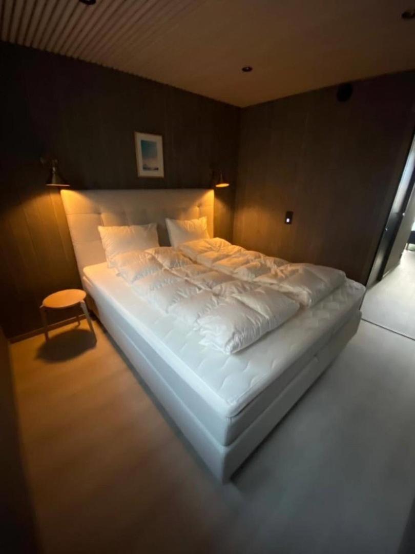 Waterfront Apartment With Panoramic Sea View 亨宁斯韦尔 外观 照片