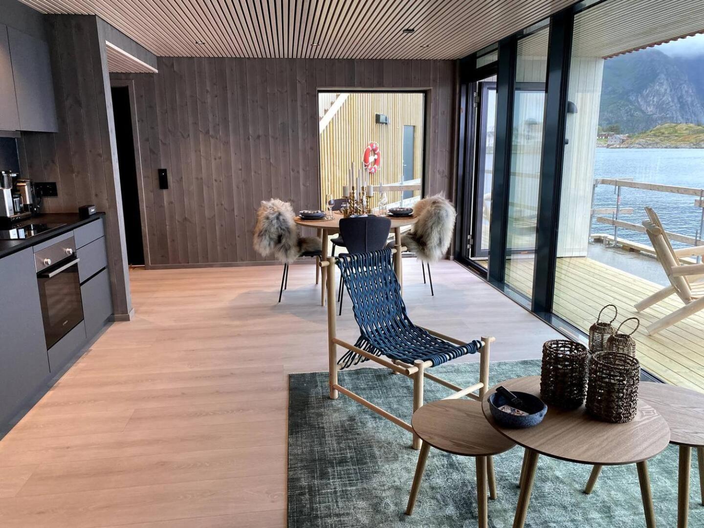 Waterfront Apartment With Panoramic Sea View 亨宁斯韦尔 外观 照片